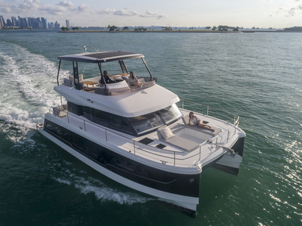 Lancé à Singapour au printemps, le Fountaine Pajot MY40 fait son apparition en Europe. Nautisme Article