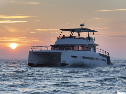 Vitesse de pointe élevée et aménagements spacieux pour le Bali 4.3 MY du chantier français. Nautisme Article