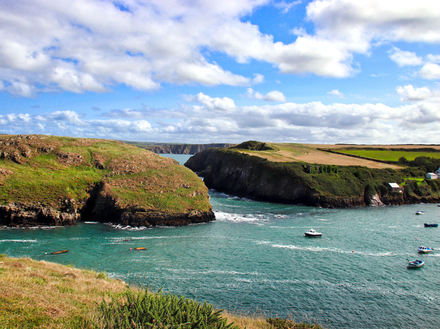 Pembrokeshire au Pays de Galles, le long de la mer d'Irlande. Pembrokeshire au Pays de Galles, le long de la mer d'Irlande.