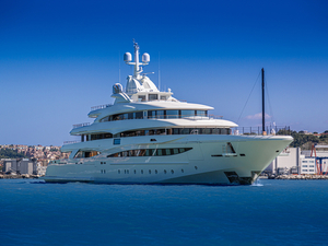 Le megayacht CRN M/Y 135 livré à son propriétaire