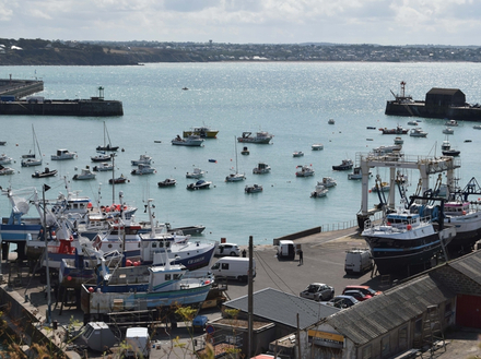 Le port à échouage et la flotte de pêche. Le port à échouage et la flotte de pêche.