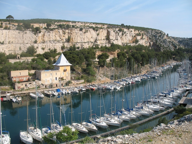 Le Calendal sillonne toute l'année les calanques, entre Cassis et Marseille. Nautisme Article