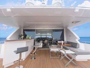 Débuts européens au Cannes Yachting Festival pour l'Horizon FD87 Skyline