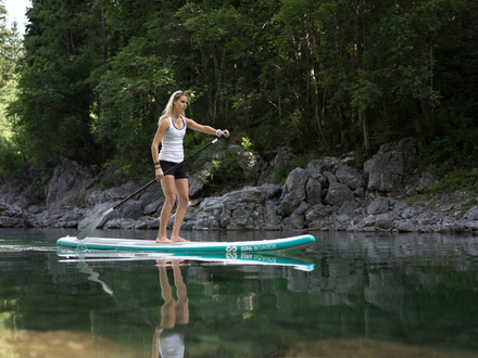 Il s'agit de Sup électriques slovènes dotés de moteur électrique. Nautisme Article