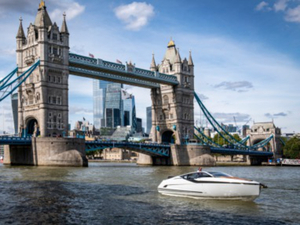 Mise à l'eau du nouveau bateau signé Fairline Yachts : le F//Line 33