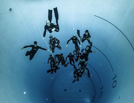 "J'ai vraiment voulu jouer à domicile. Le Cercle des Nageurs de Marseille est le lieu où je réalise ma préparation apnée à sec en milieu hypoxique." Nautisme Article