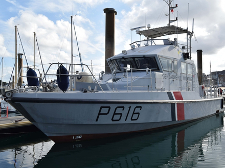 Vedette de 20 mètres de la gendarmerie maritime propulsée par deux moteurs de 2 000 ch. Vedette de 20 mètres de la gendarmerie maritime propulsée par deux moteurs de 2 000 ch.