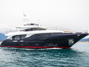 Trois superyachts Benetti au Yachting de Cannes
