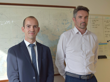 Guillaume Hervé (à gauche) chef de service et David Herel (à droite) directeur adjoint Affaires maritimes de Saint-Malo. Nautisme Article