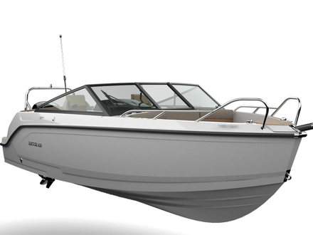 L'espace avant du bateau est polyvalent et peut se convertir en bain de soleil sans que vous ayez besoin d'utiliser une extension. Nautisme Article