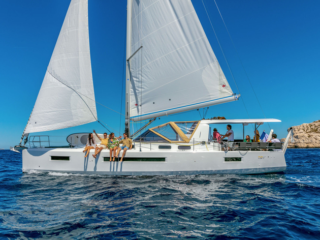 Selon la saison : 2 300 à 3 500 euros la semaine avec skipper chez Dream Yacht Charter. À ce tarif, le « spring break » sur l'eau devient très abordable et offre une expérience nautique complète ! Nautisme Article