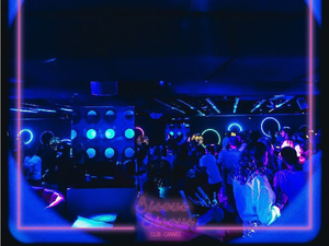 Découvrez le nouveau club Bisous Bisous au-dessus du Palais des Festivals de Cannes ! 