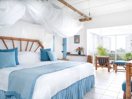 l'hôtel est situé au sommet d'une colline sur la côte nord-est de la Jamaïque, entre les majestueuses Blue Mountains et la mer des Caraïbes.