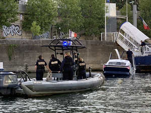 Début des essais Seabubbles à Paris et déjà un contrôle de police