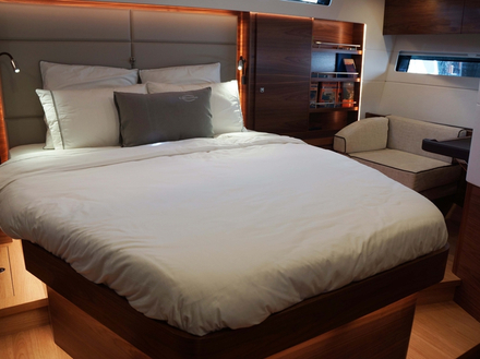 L'acheteur pourra choisir son type de boiseries, le nombre exact de couchages et plusieurs options. Nautisme Article