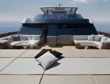 Le flybridge du yacht se dote d'un jacuzzi, un bar et des grands bains de soleil. Nautisme Article