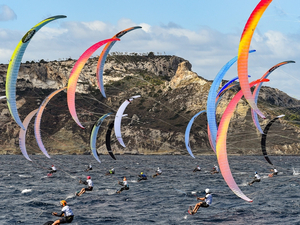 Axel Mazella, champion du monde de kitefoil