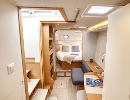 L'ambiance des cabines est claire, jeune et tendance. L'alpi de chêne et les selleries offrent beaucoup de luminosité. Nautisme Article