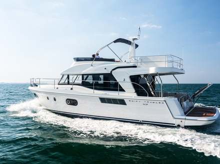 A ce jour, le Groupe Bénéteau regroupe plus de 8000 salariés et 12 marques à travers le monde Nautisme Article