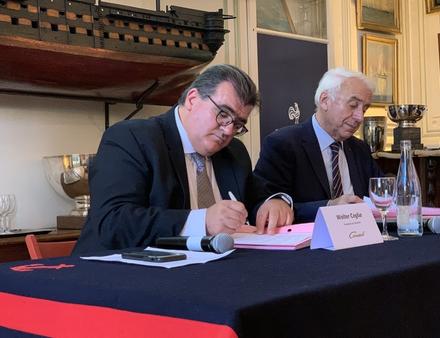 L'accord entre la SNSM et Couach a été signé le 17 octobre dernier au Yacht Club de France. Nautisme Article