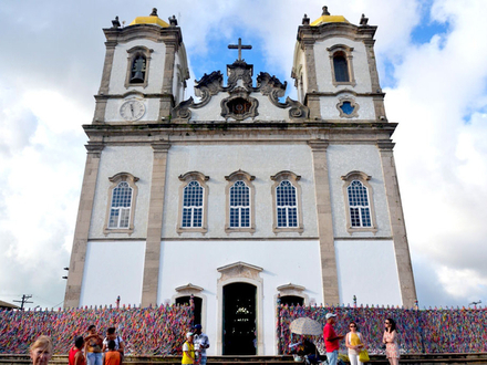 La création de l'Eglise de Nosso Senhor de Bonfim était une promesse faite par Theodozio Rodrigues de Faria, capitaine de la marine portugaise. La création de l'Eglise de Nosso Senhor de Bonfim était une promesse faite par Theodozio Rodrigues de Faria, capitaine de la marine portugaise.