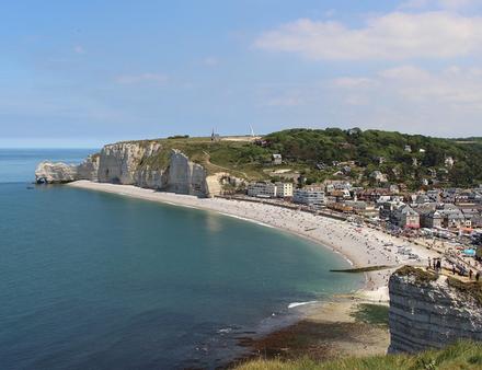 Si vous désirez être un peu plus tranquille, les bateaux seront visibles des plages d'Etretat et des plages du Havre, où il y aura certainement moins de monde? Nautisme Article