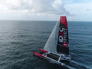 Premier record à l'équateur pour Francis Joyon et IDEC SPORT