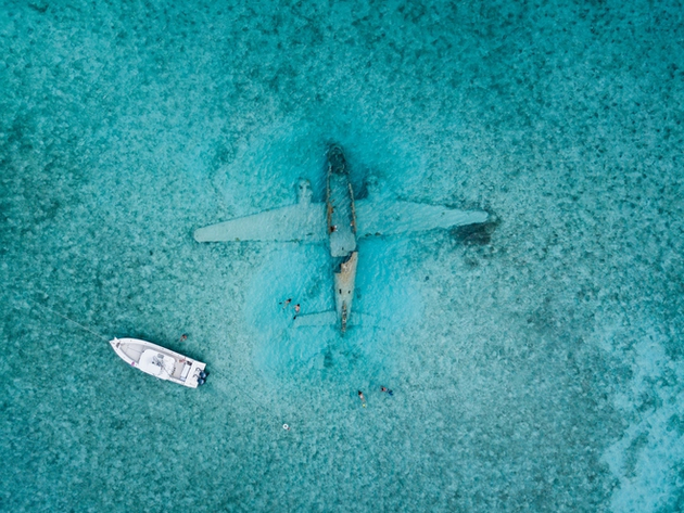 Les ufologues (spécialistes des OVNIS) estiment qu'environ 50% des OVNIS observés proviennent de la mer. Nautisme Article