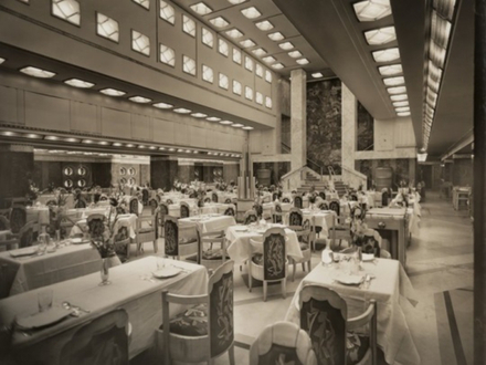 Salle à manger de la 1ere classe en 1927. Nautisme Article
