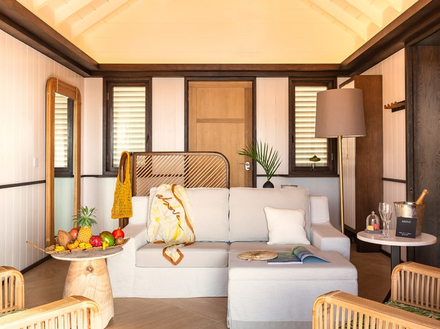 Décoration tropicale pour les luxueuses suites et chambres du nouveau Carl Gustaf. 