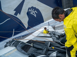 Brest Atlantiques : Premier break pour le Maxi Edmond de Rothschild, mais arrêt programmé