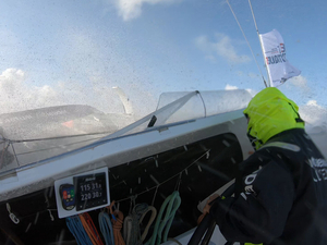 Brest Atlantiques : MACIF réduit de moitié son écart pendant la nuit