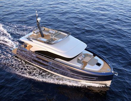 Une option de disposition du flybridge comprend une table à manger extensible avec un canapé, un autre grand bain de soleil donnant sur le pont avant, un barbecue et un évier, ainsi qu'un cockpit avec deux sièges pilotes. Nautisme Article