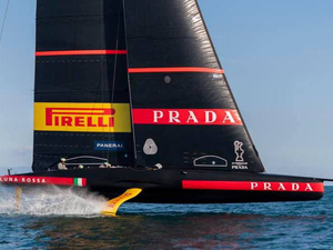 VIDEO : Luna Rossa dévoile son AC75 en train de voler !