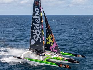 Brest Atlantiques : Sodebo répare son trimaran...