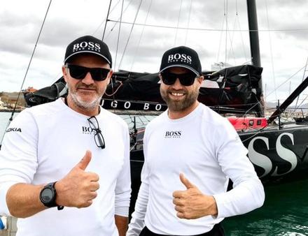 Du suspens dans la classe IMOCA ! A commencer par Hugo Boss qui heurte un OFNI et doit abandonner la course, et prendre la direction du Cap Vert... Nautisme Article