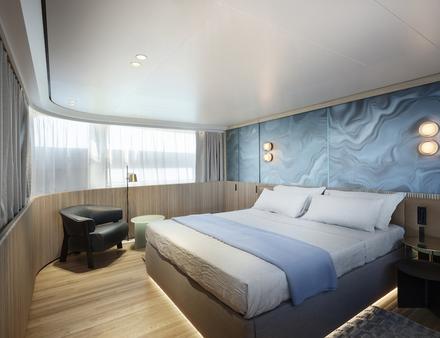 Le constructeur italien a aménagé le yacht avec une suite propriétaire, une cabine VIP et deux doubles. La décoration est contemporaine et minimaliste. Nautisme Article