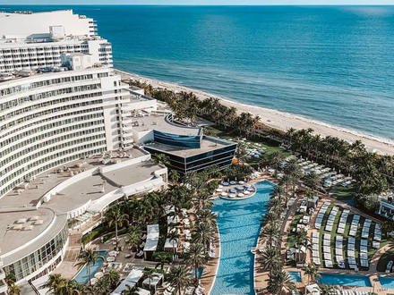 L'hôtel Fontainebleau Miami Beach fait partie des hôtels les plus luxueux de la ville. L'hôtel Fontainebleau Miami Beach fait partie des hôtels les plus luxueux de la ville.