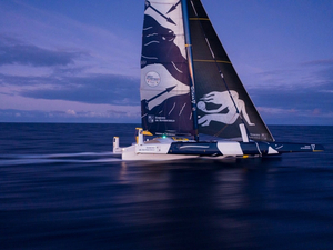 Brest Atlantiques : le Maxi Edmond de Rothschild aux Açores