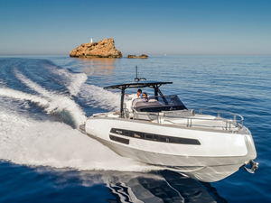 Invinctus expose pour la première fois au Yacht Show