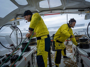 Brest Atlantiques : Maxi Edmond de Rothschild à 450 milles de Brest !