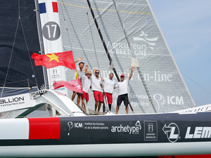 Fin de l'acte 2 pour Francis Joyon : bienvenue au Vietnam