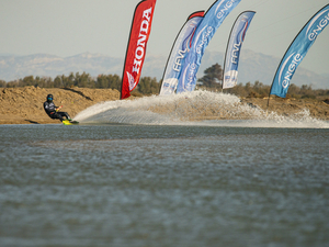 Record de vitesse en kitesurf : une dernière chance demain pour Alex Caizergues ?  