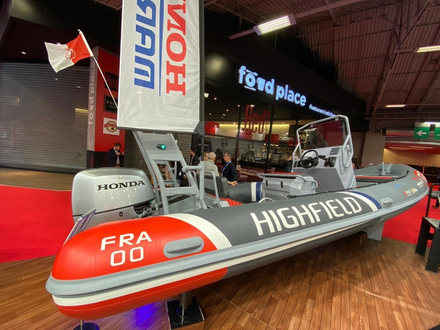 Le partenariat entre Highfield, Honda Marine et le Vendée Globe a été officialisé au Nautic de Paris. Il permettra d'acquérir les bateaux à l'issue de la course. 