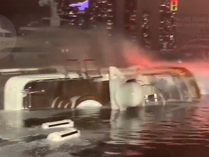 VIDEO : un yacht Benetti de 120 pieds prend feu et coule à Miami