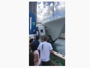VIDEO : un mega yacht détruit un poste de contrôle lors de son entrée au port