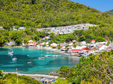 Meilleur mouillage en Guadeloupe ? Deshaies, petit village de p&ecirc;cheur pittoresque situ&eacute; au nord-ouest de Basse-Terre.