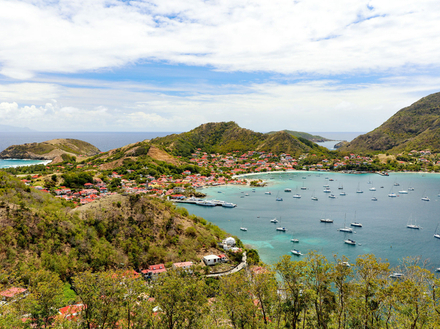 La baie des Saintes est r&eacute;put&eacute;e pour &ecirc;tre l'une des plus belles du monde. 
