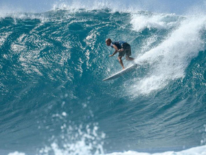 Surf : la légende Kelly Slater ne réalisera pas son rêve olympique