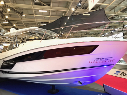 Après Paris et Dusseldorf, le nouveau Cap Camarat sera à l'eau cet hiver au salon de Miami (Etats-Unis). 